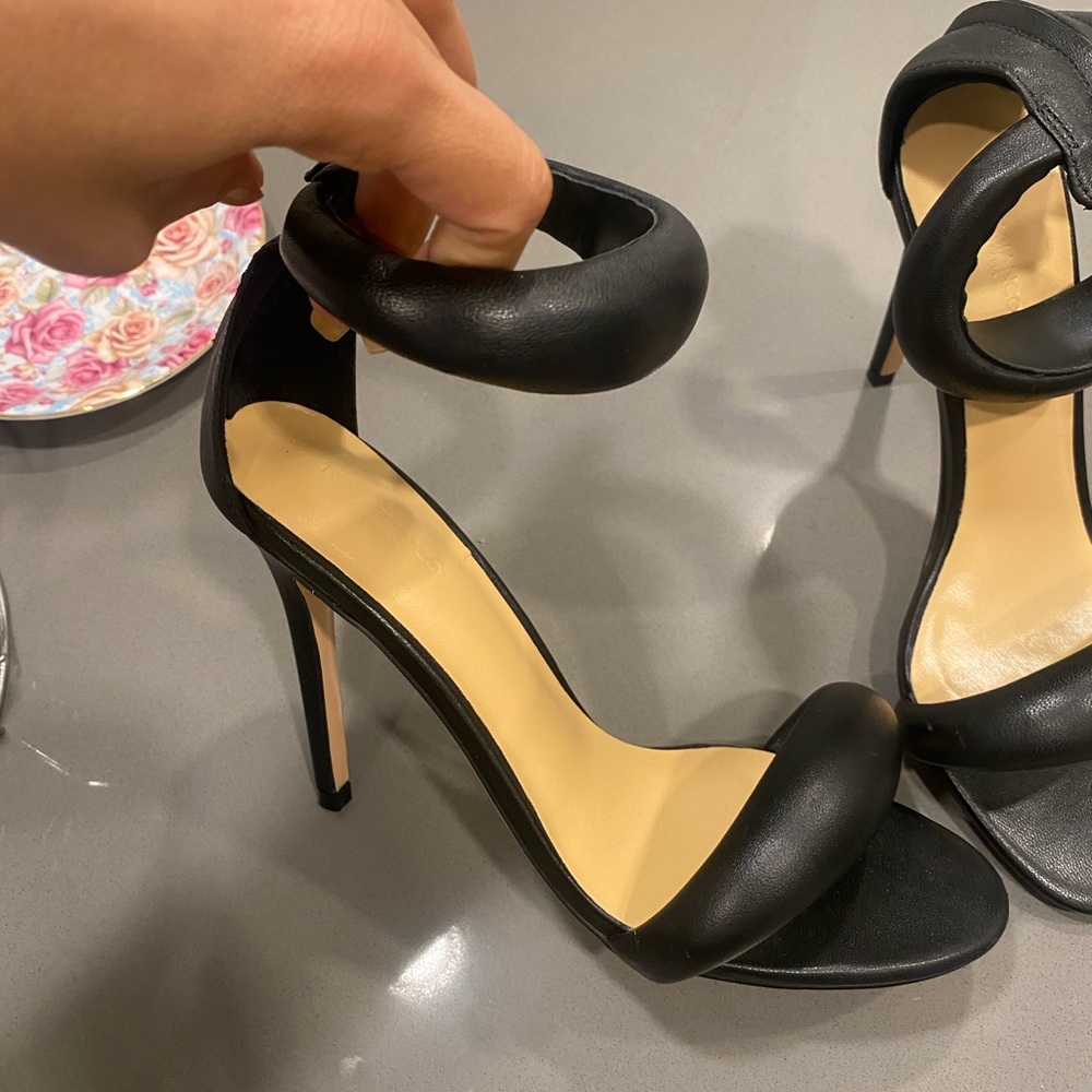 TONY BIANCO HEELS